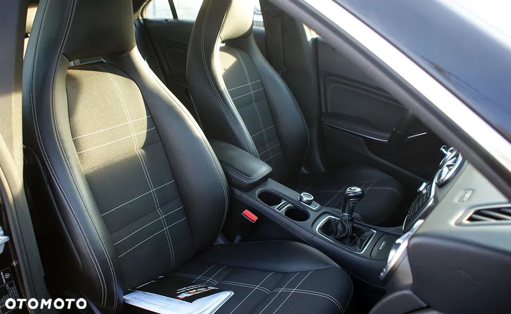 Mercedes-Benz CLA 200 - 16