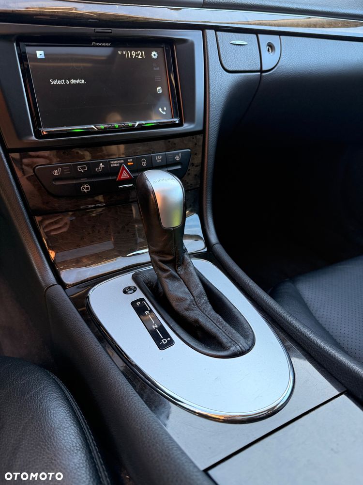 Mercedes-Benz Klasa E 320 T Avantgarde - 19