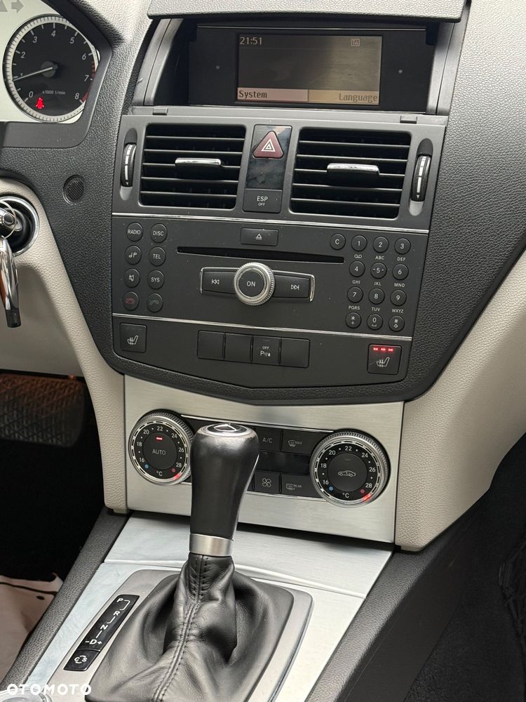 Mercedes-Benz Klasa C 180 T Kompressor Automatik BlueEFFICIENCY Avantgarde - 17