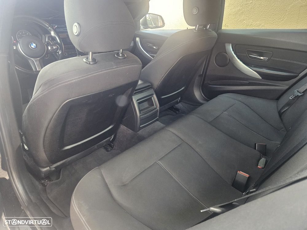 BMW 320 d Auto Line Sport - 4