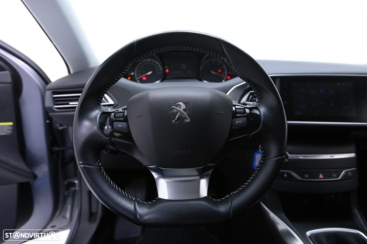 Peugeot 308 SW 1.2 PureTech Allure - 16
