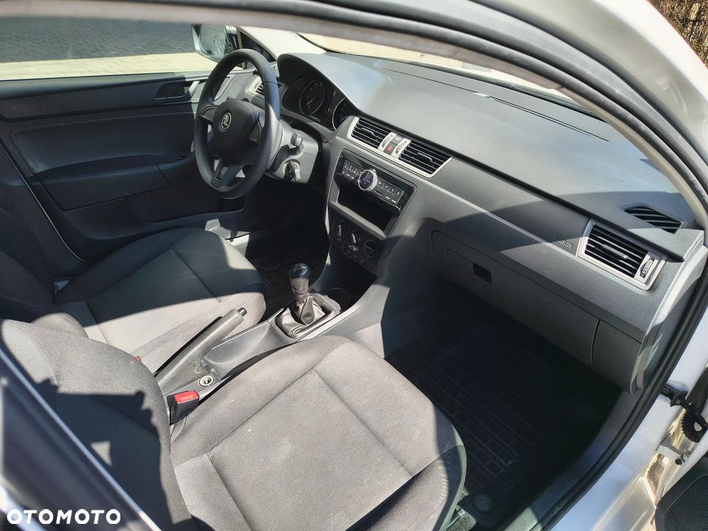 Skoda RAPID 1.2 TSI Active - 4