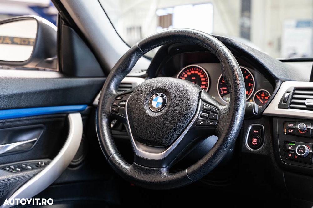 BMW Seria 3 320d Sport-Aut. - 13