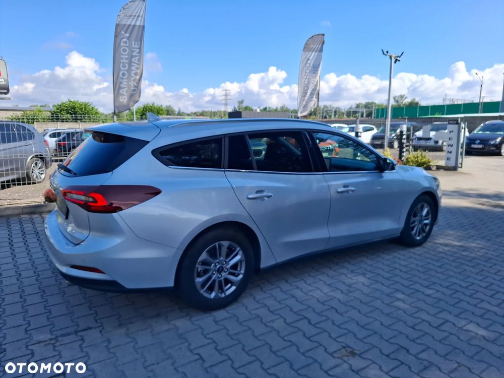 Ford Focus SW - 14