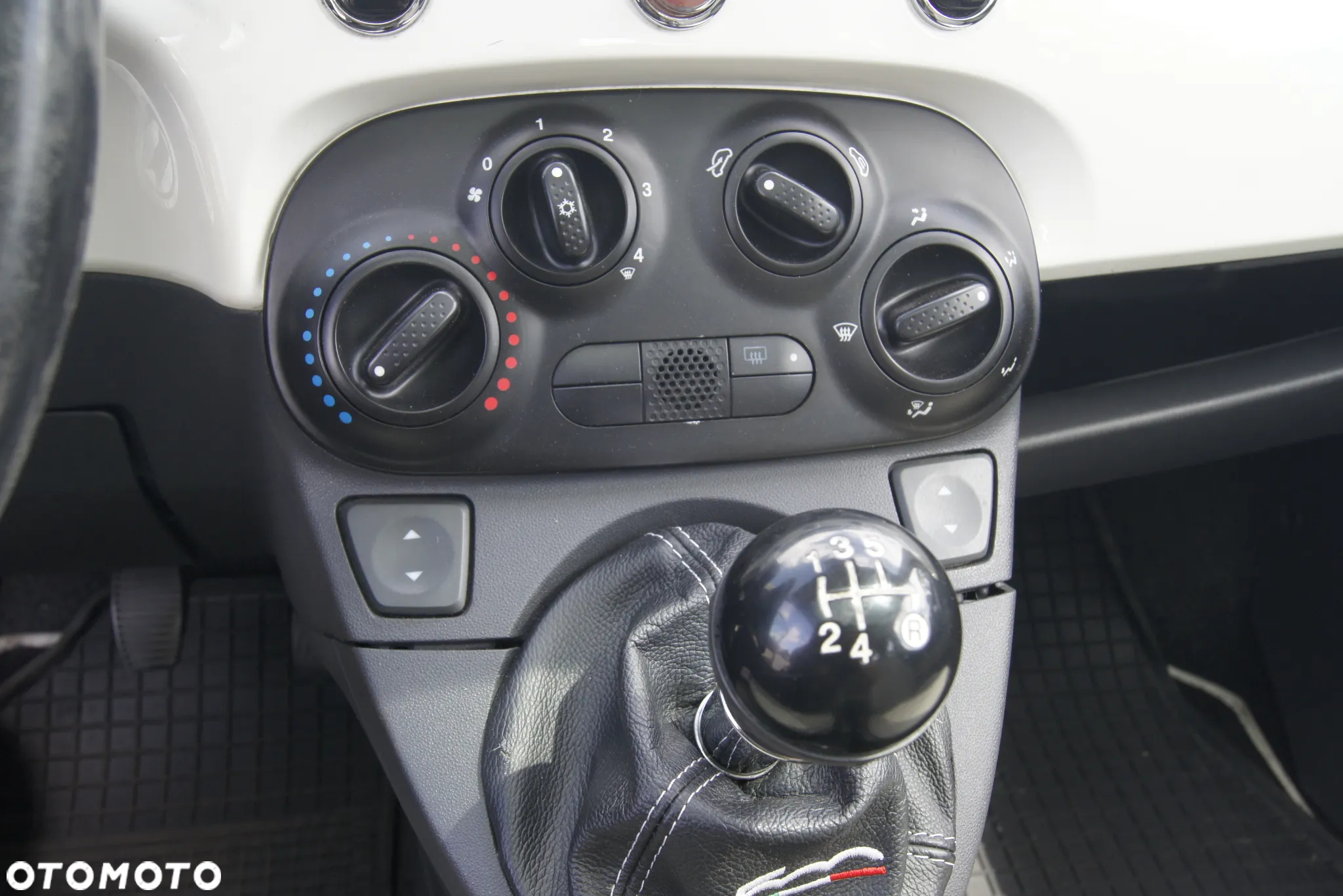 Fiat 500 C 1.2 8V Lounge - 22