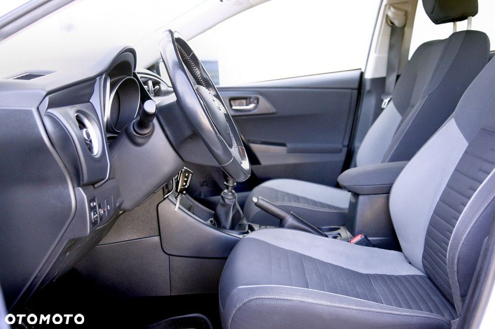 Toyota Auris - 15