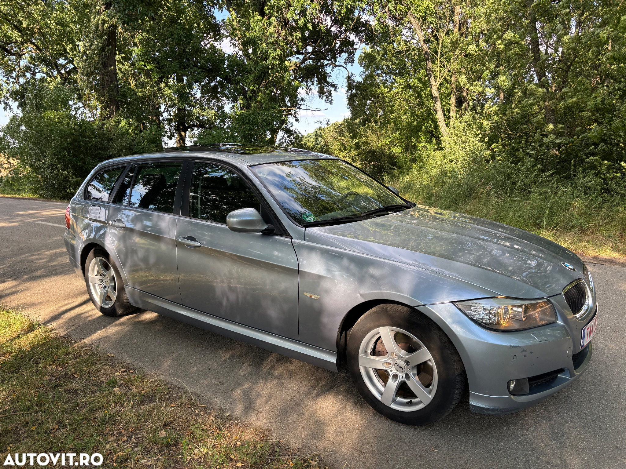 BMW Seria 3 318d DPF Touring Edition Lifestyle - 8