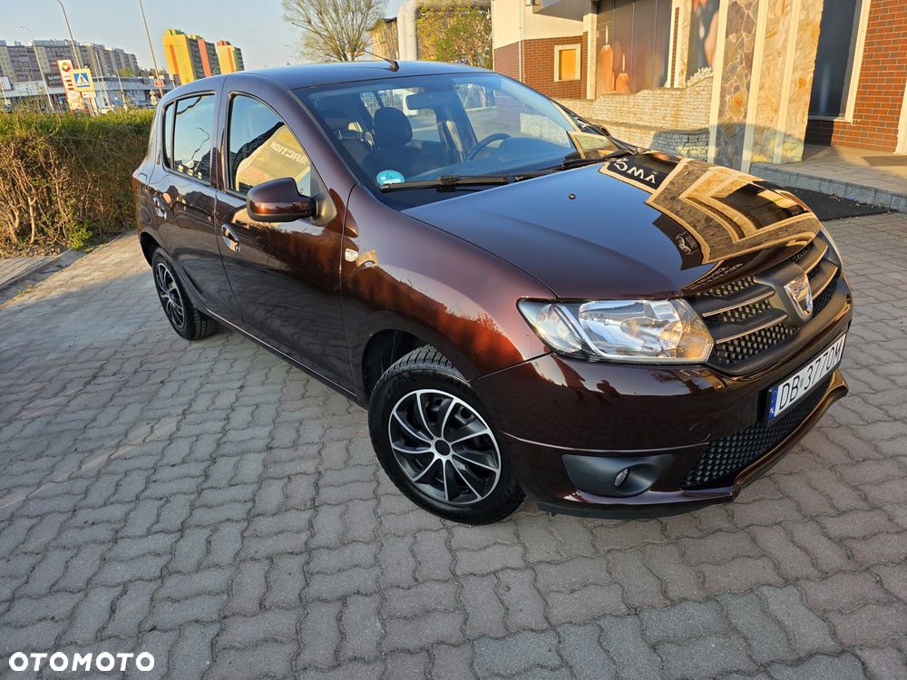 Dacia Sandero 1.2 16V 75 Celebration - 24