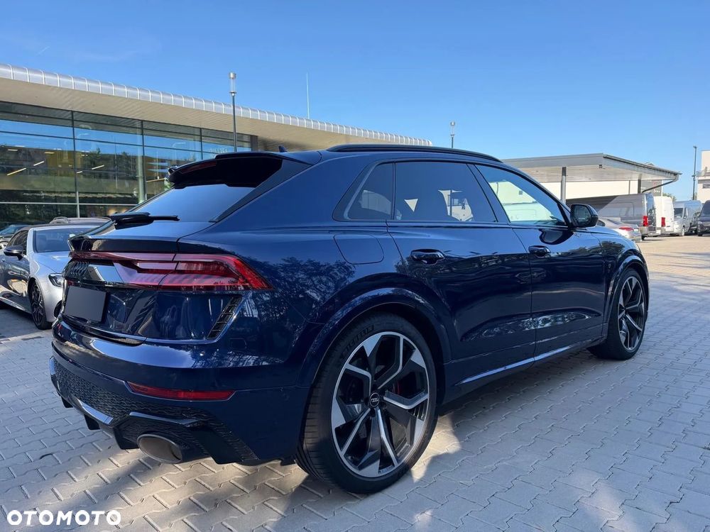 Audi RS Q8 - 8