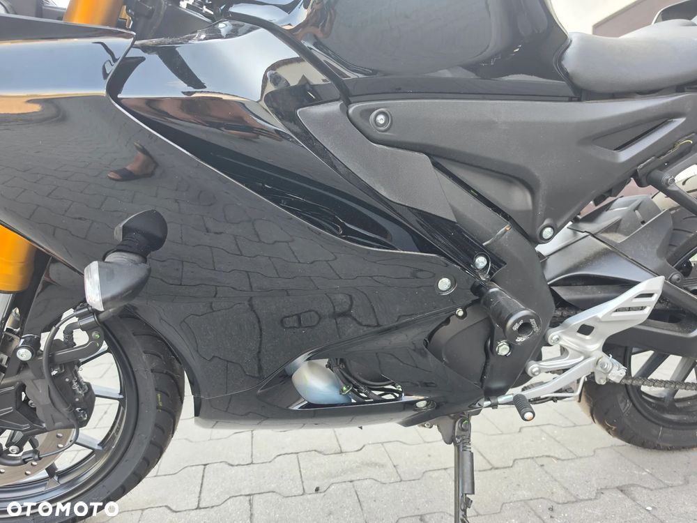Yamaha YZF - 10