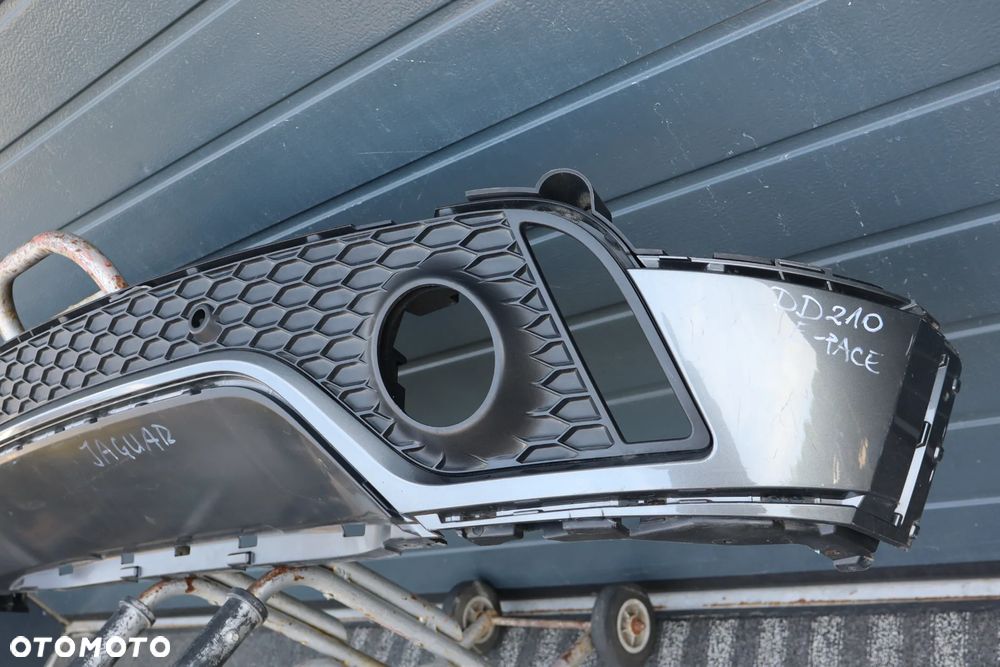 DOKŁADKA DYFUZOR SPOILER ZDERZAKA TYLNY TYŁ JAGUAR E-PACE DYNAMIC J9C3-17A958-C 2017-2020 - 8