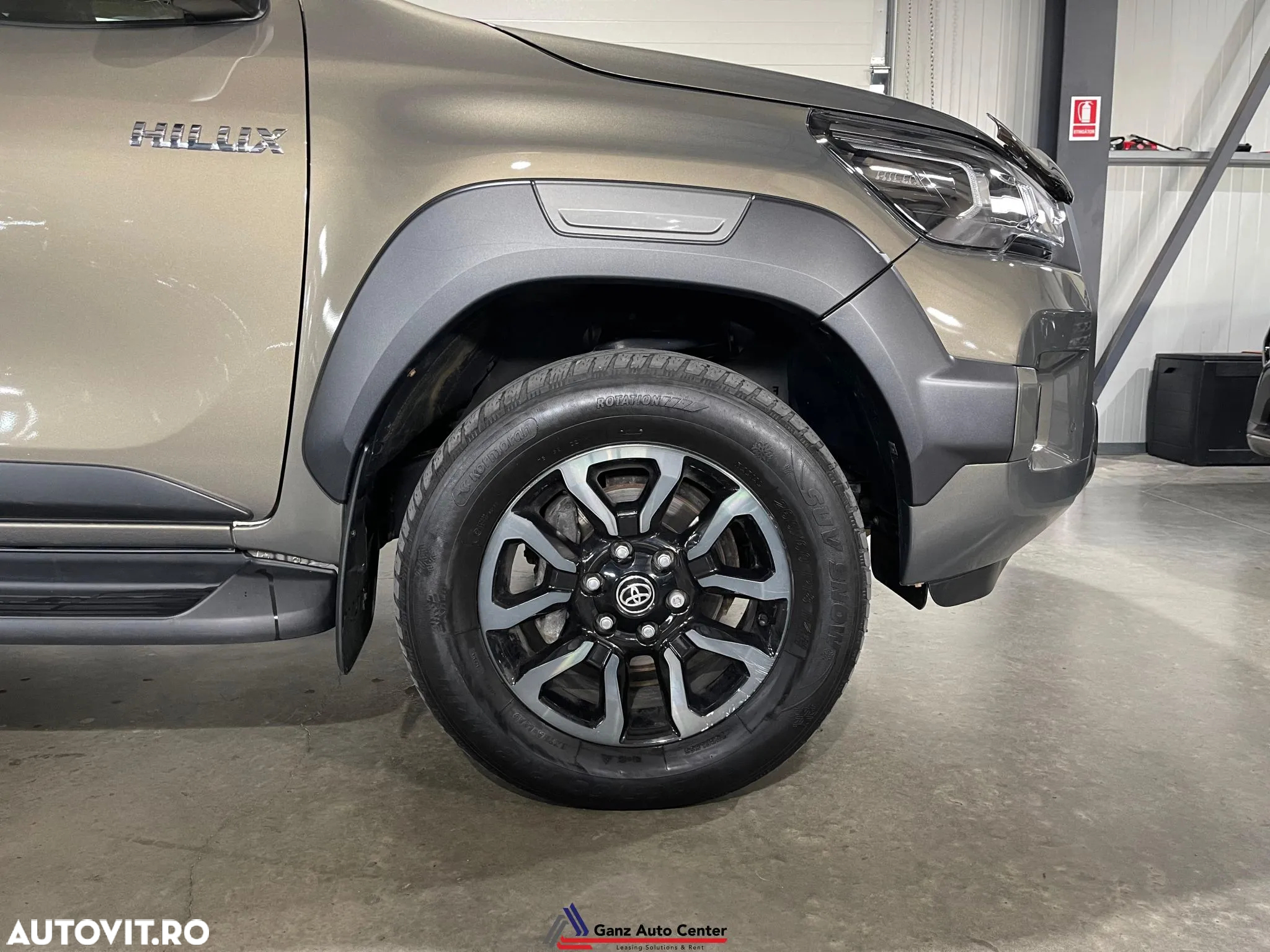 Toyota Hilux 2.8D 204CP 4x4 Double Cab AT Invincible - 35