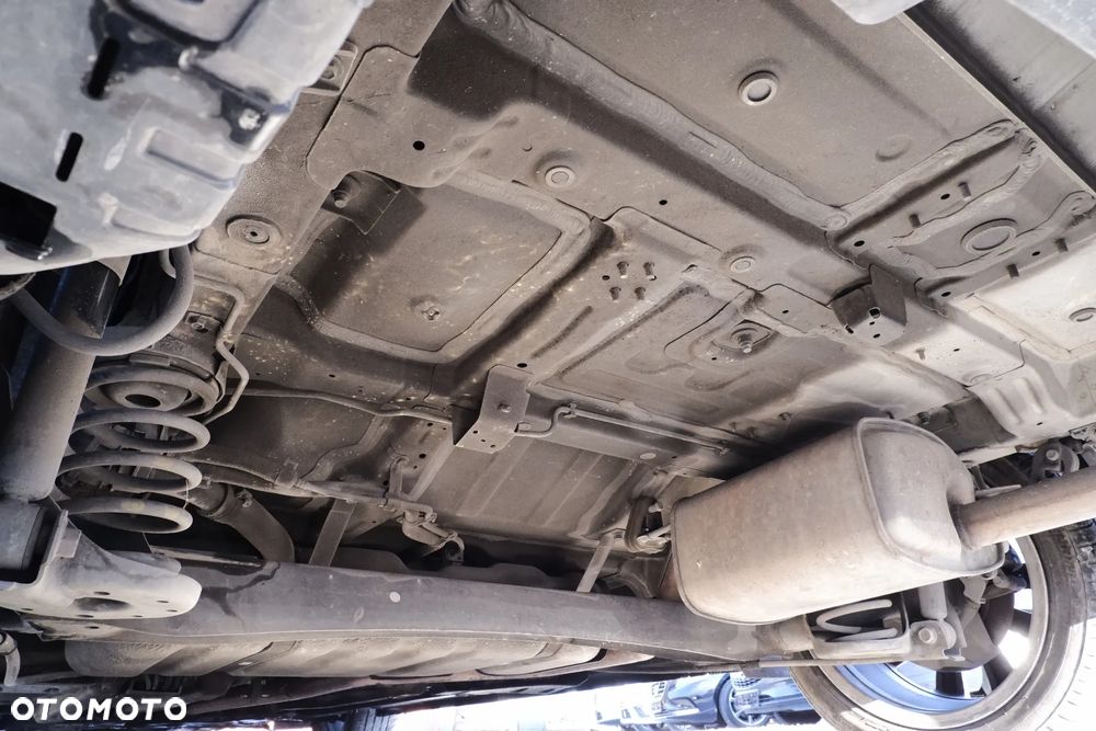 Kia Carens 1.7 CRDi XL - 38