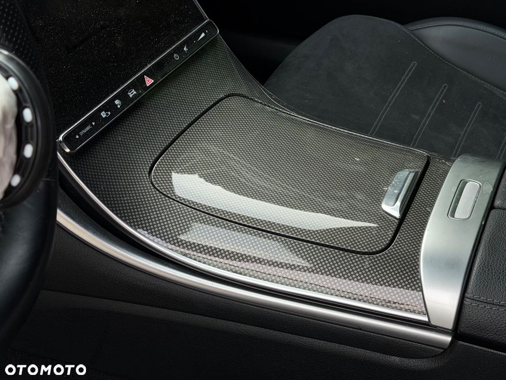 Mercedes-Benz Klasa C 300 4Matic 9G-TRONIC AMG Line - 13