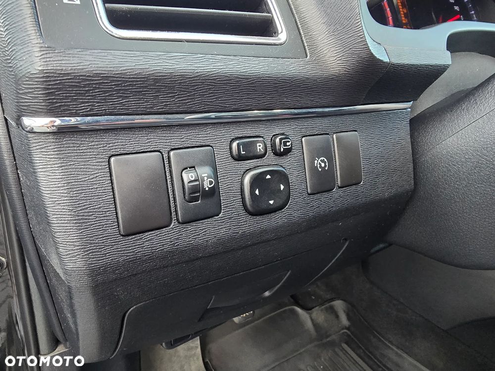 Toyota Avensis 2.0 D-4D Premium - 18