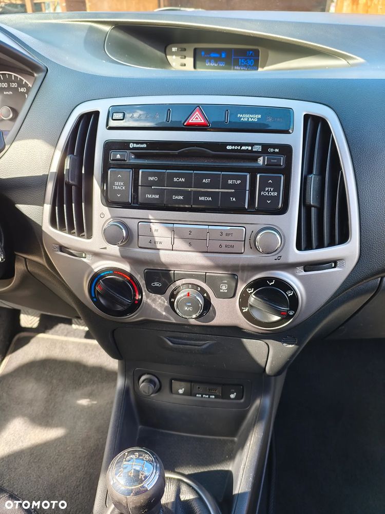 Hyundai i20 1.2 Fifa World Cup Edition - 6