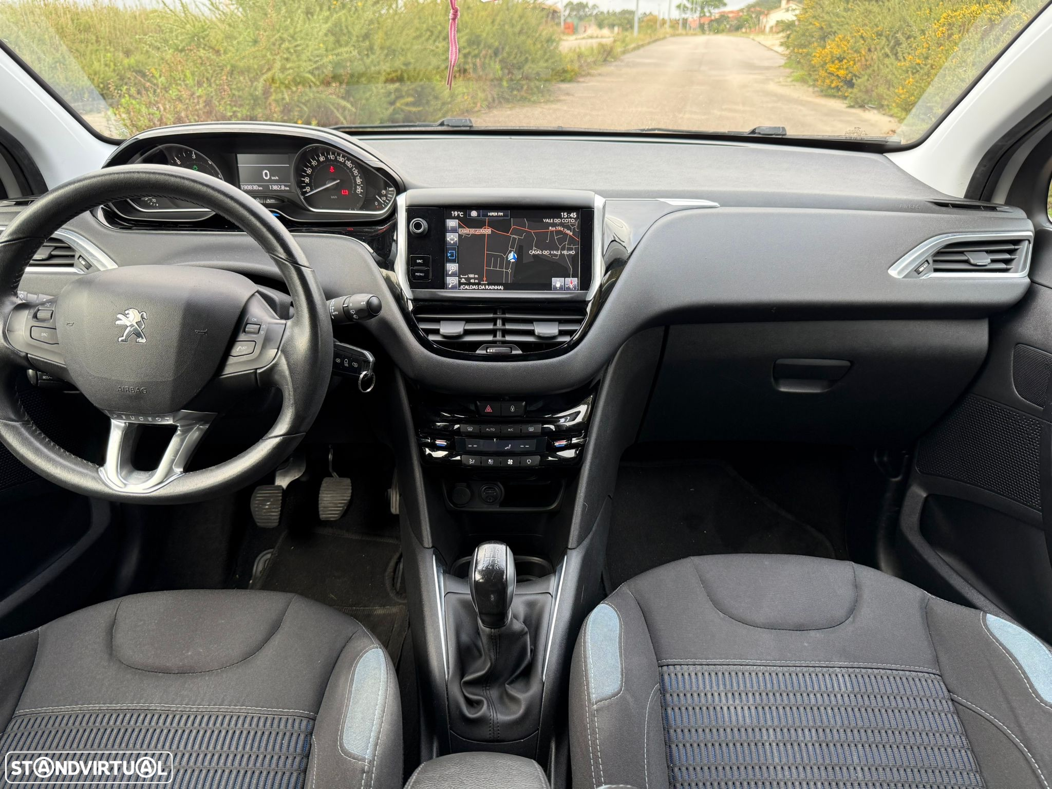 Peugeot 208 1.6 BlueHDi Style - 24