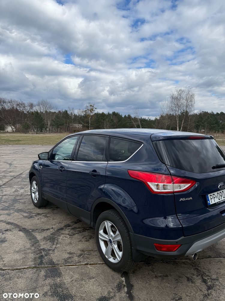 Ford Kuga 2.0 TDCi 2x4 Titanium - 3