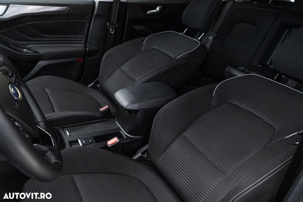 Ford Focus 1.0 EcoBoost MHEV Titanium - 13