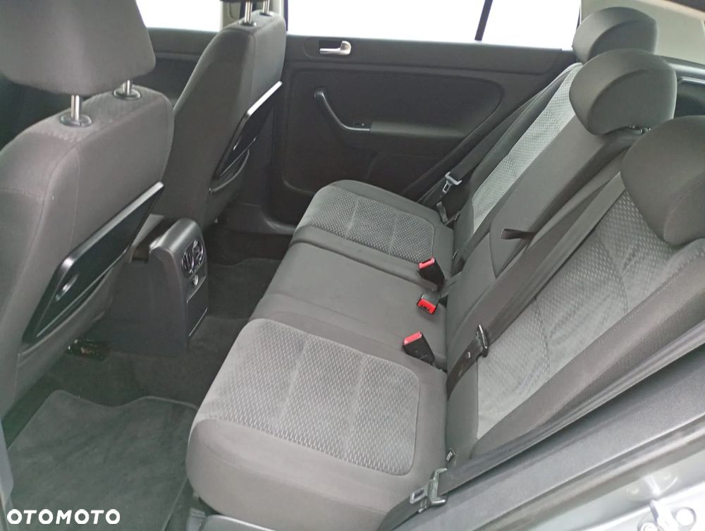 Volkswagen Golf Plus 1.6 TDI DPF Trendline - 27