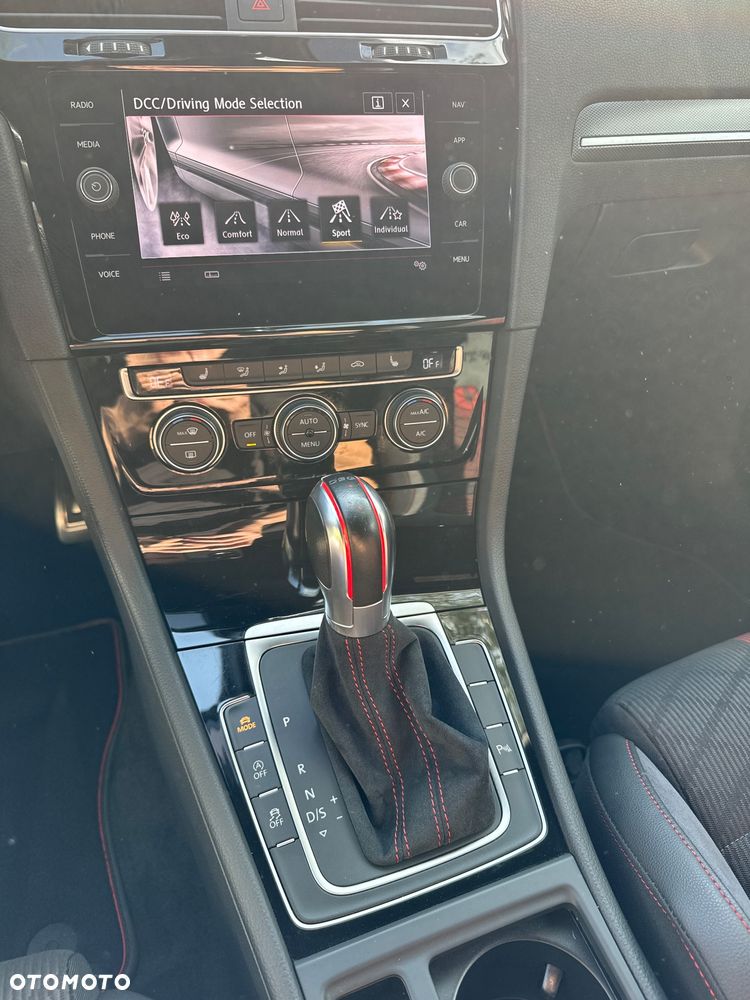 Volkswagen Golf GTI TCR 2.0 TSI OPF DSG - 23