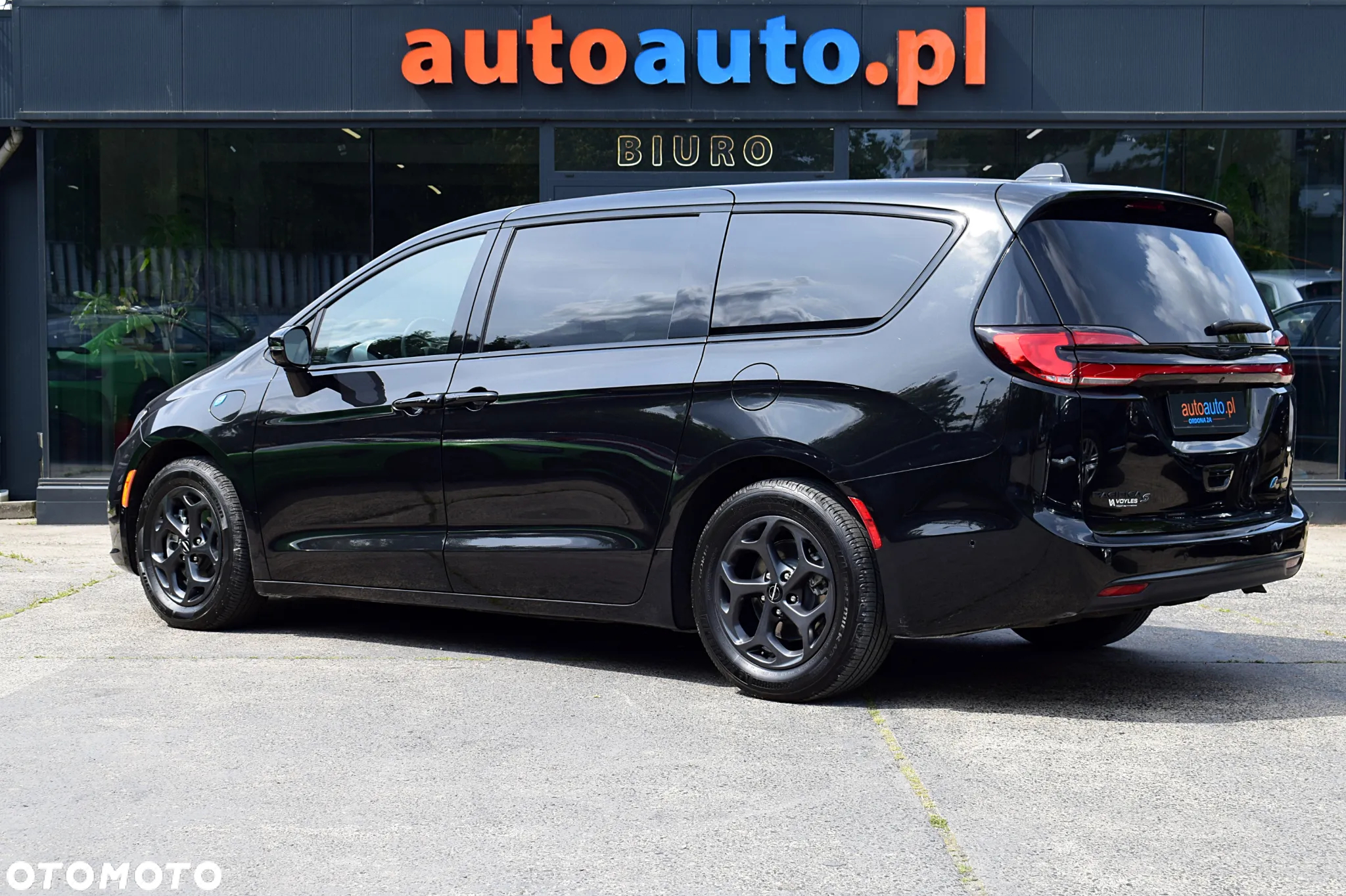 Chrysler Pacifica - 23