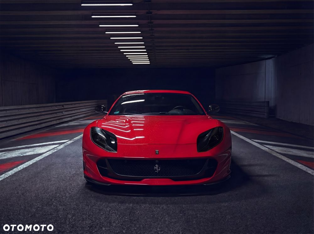 Ferrari 812 Superfast - 1