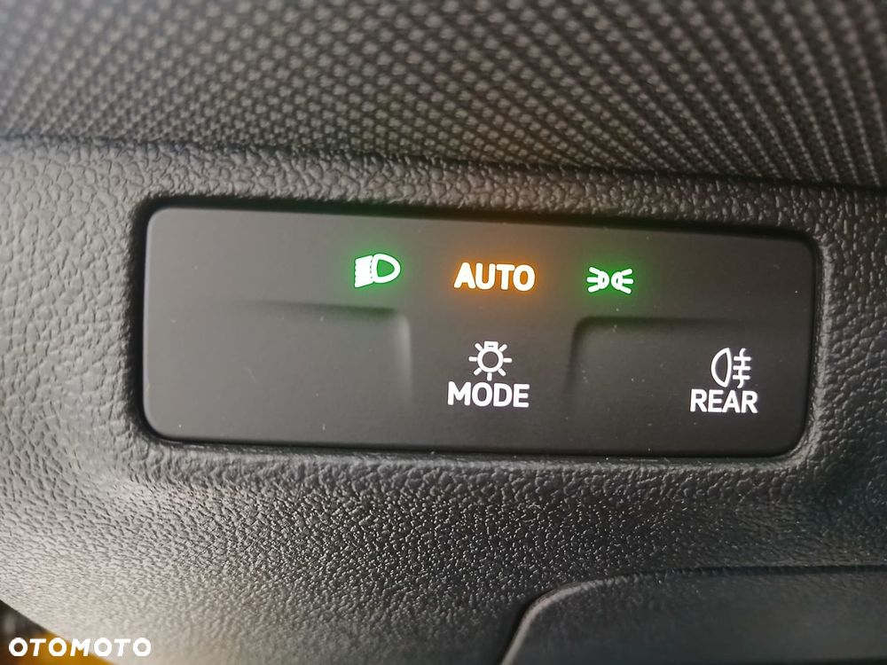 Volkswagen T-Roc 1.5 eTSI Life DSG - 22