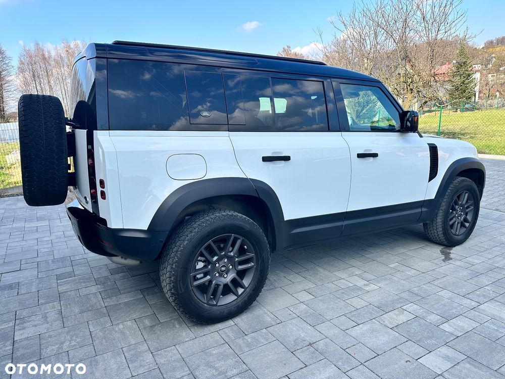 Land Rover Defender 110 D240 S - 10