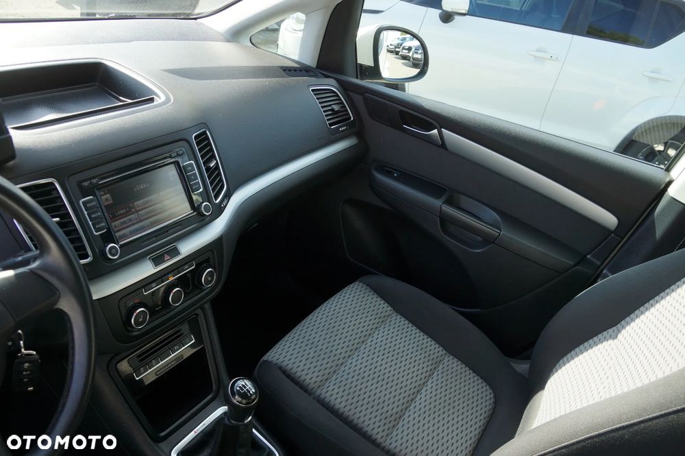 Volkswagen Sharan 2.0 TDI 4MOTION Blue Motion Life - 19