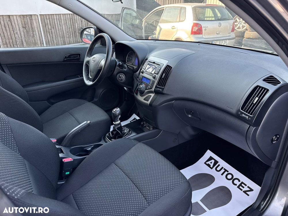 Hyundai i30 1.4 blue Comfort - 14