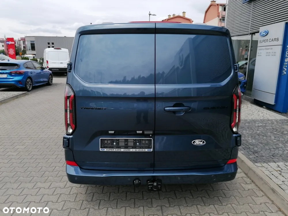 Ford CUSTOM - 8