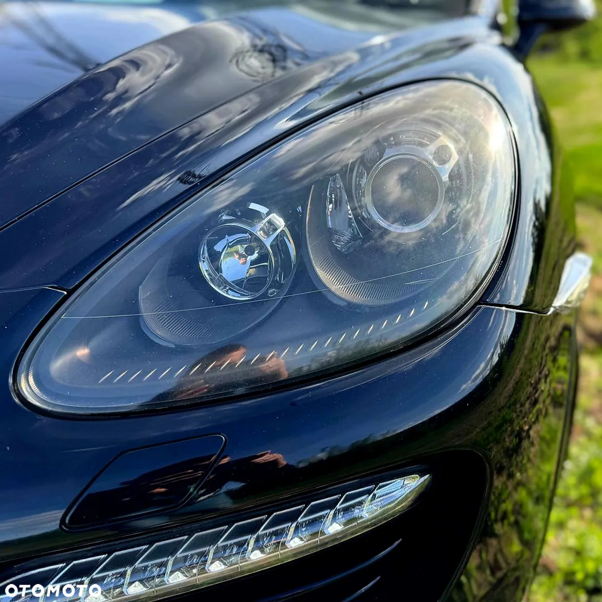 Porsche Cayenne Turbo - 35