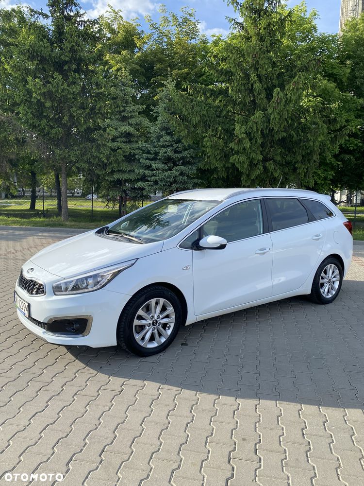 Kia Ceed - 4
