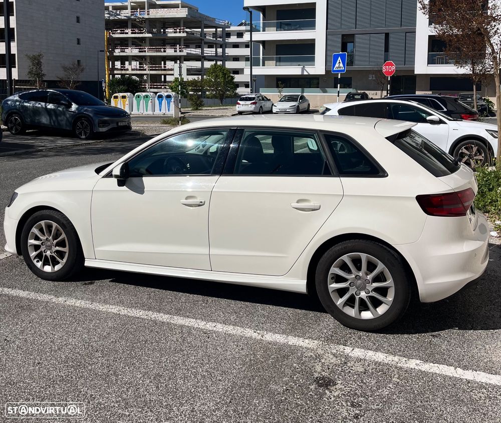 Audi A3 Sportback 1.6 TDI Advance - 4