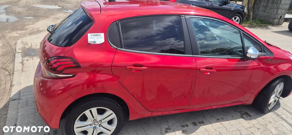 Peugeot 208 1.2 PureTech GPF Signature S&S - 7