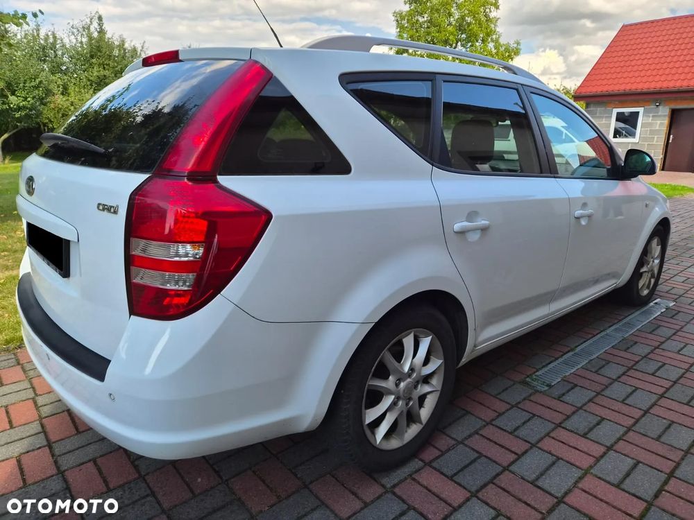 Kia Ceed 2.0 crdi Comfort + - 3