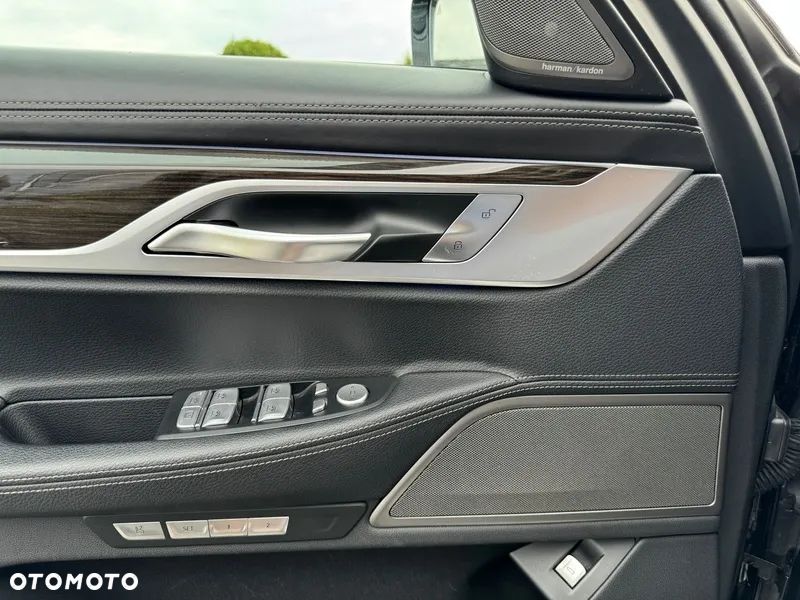 BMW Seria 7 - 17