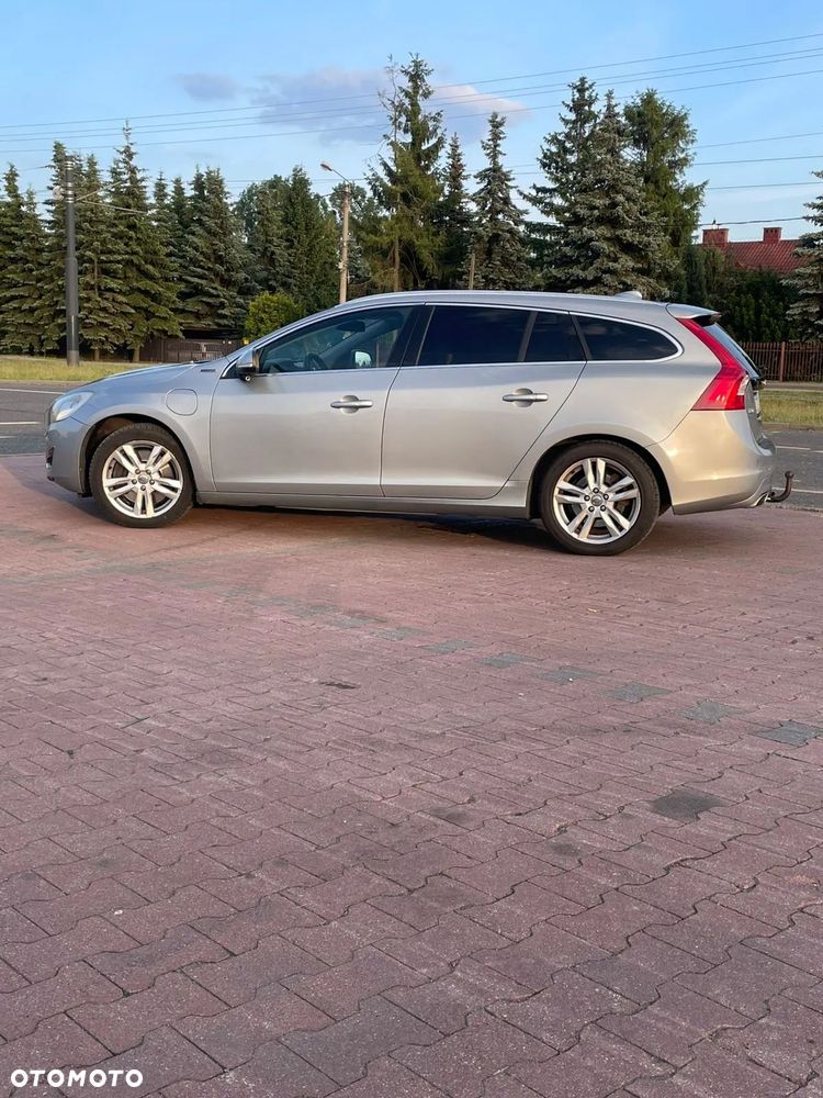 Volvo V60 D5 AWD R-Design Summum - 2