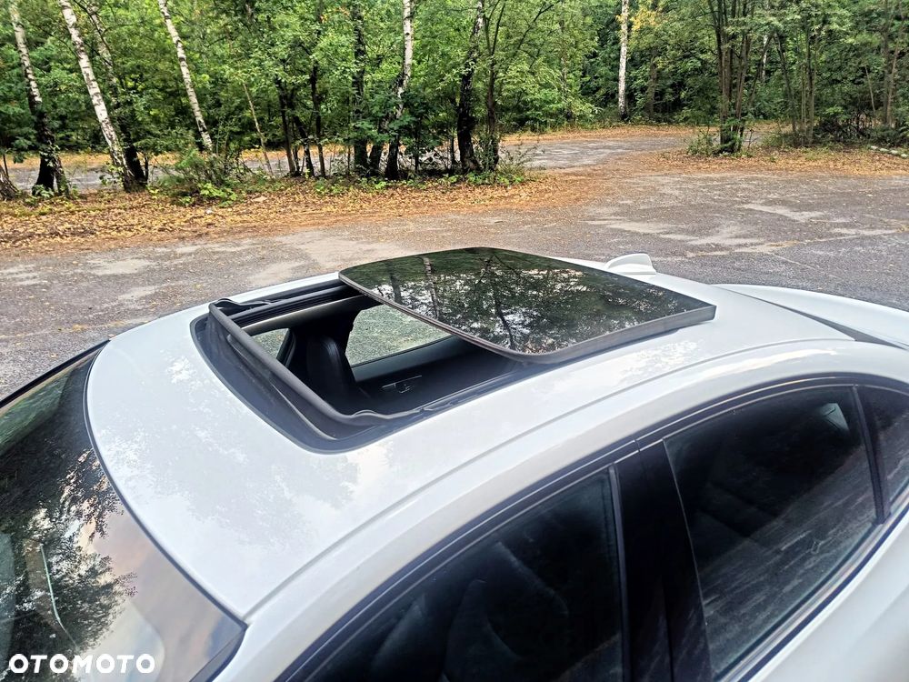 Volvo S60 T8 Recharge AWD Plus Dark - 9