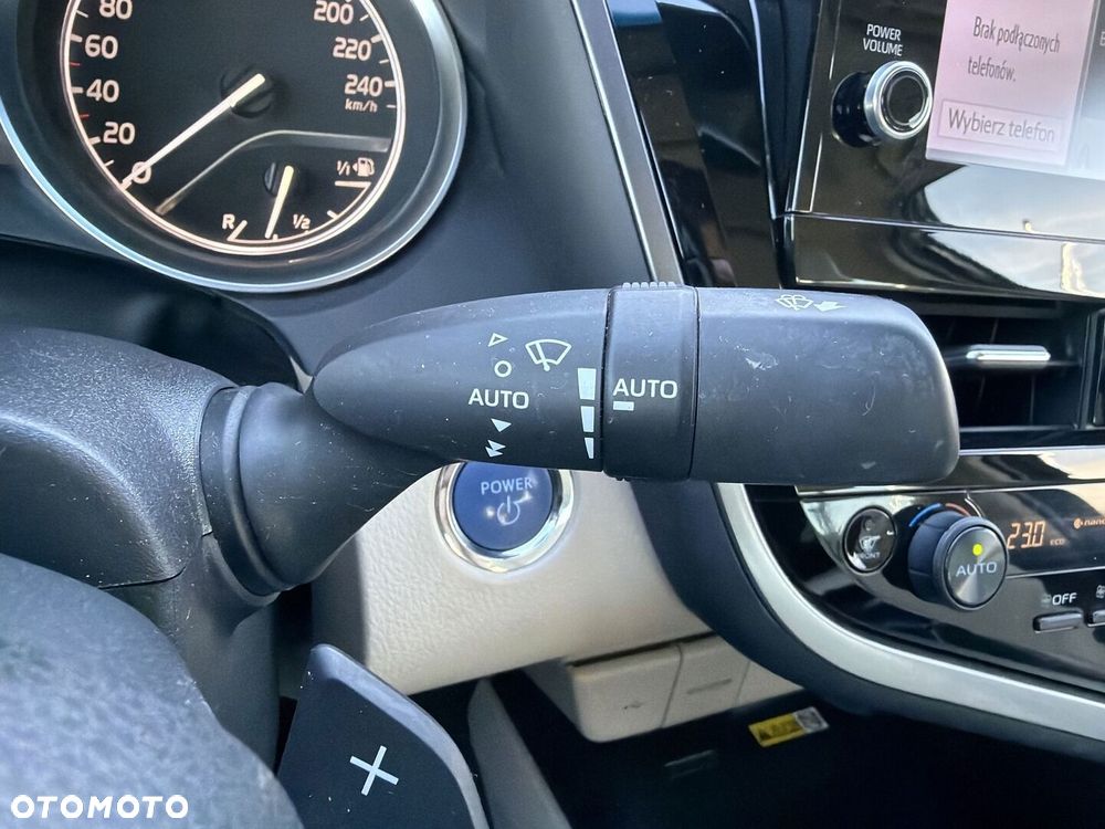 Toyota Camry 2.5 Hybrid Executive CVT - 18