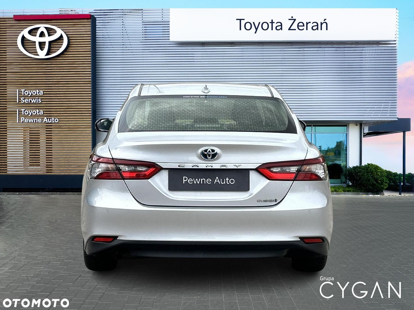 Toyota Camry - 6