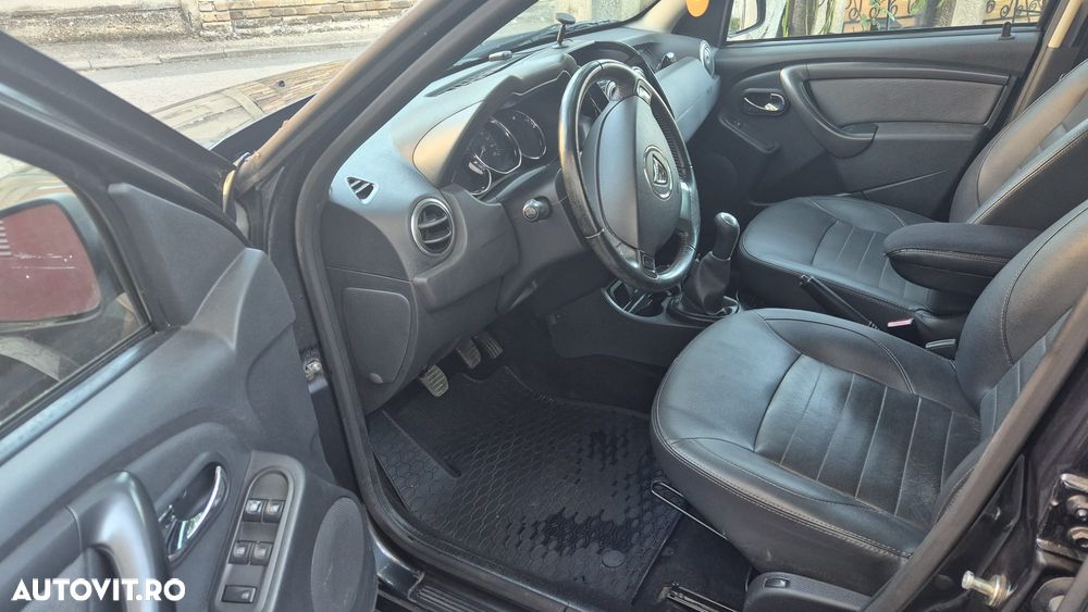 Dacia Duster 1.6 4x2 Laureate - 12