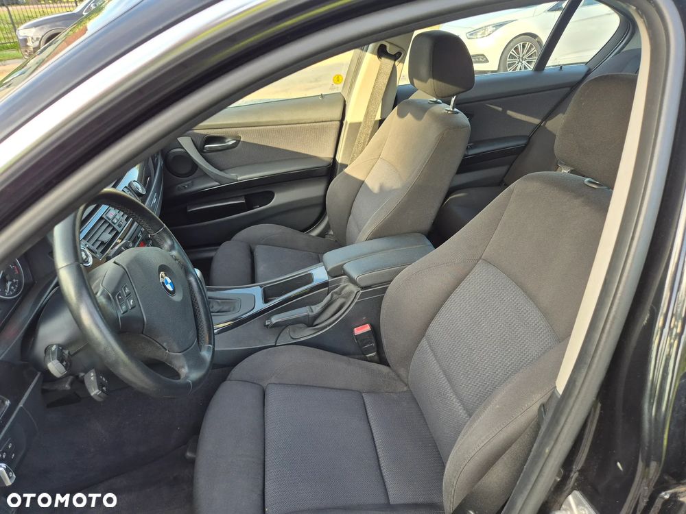 BMW Seria 3 325i Edition Sport - 6