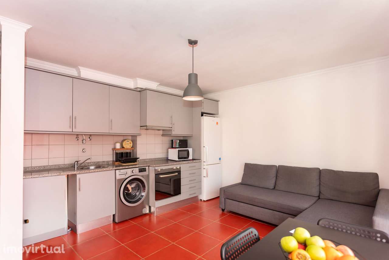 T1 com Varanda e Parqueamento no Pinheiro de Loures! - Grande imagem: 3/17