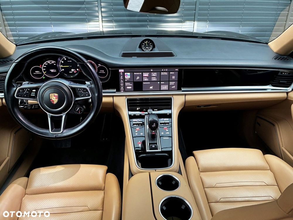 Porsche Panamera - 22