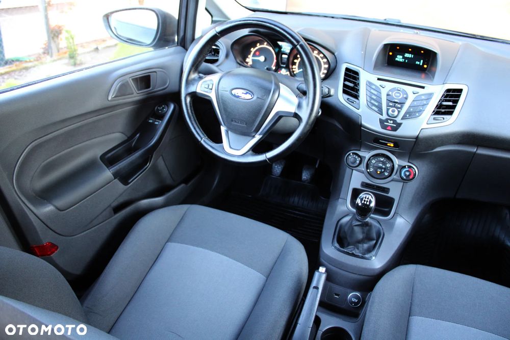 Ford Fiesta 1.25 Ghia - 17