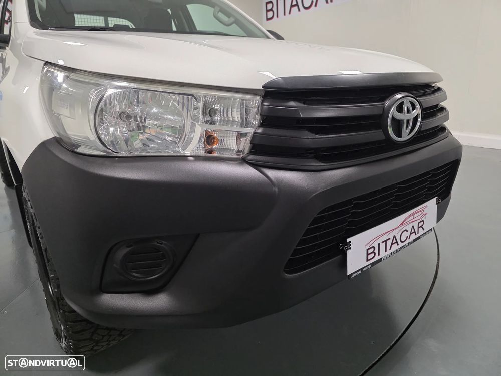 Toyota HILUX 2.4 D-4D 4WD CD CH - 4