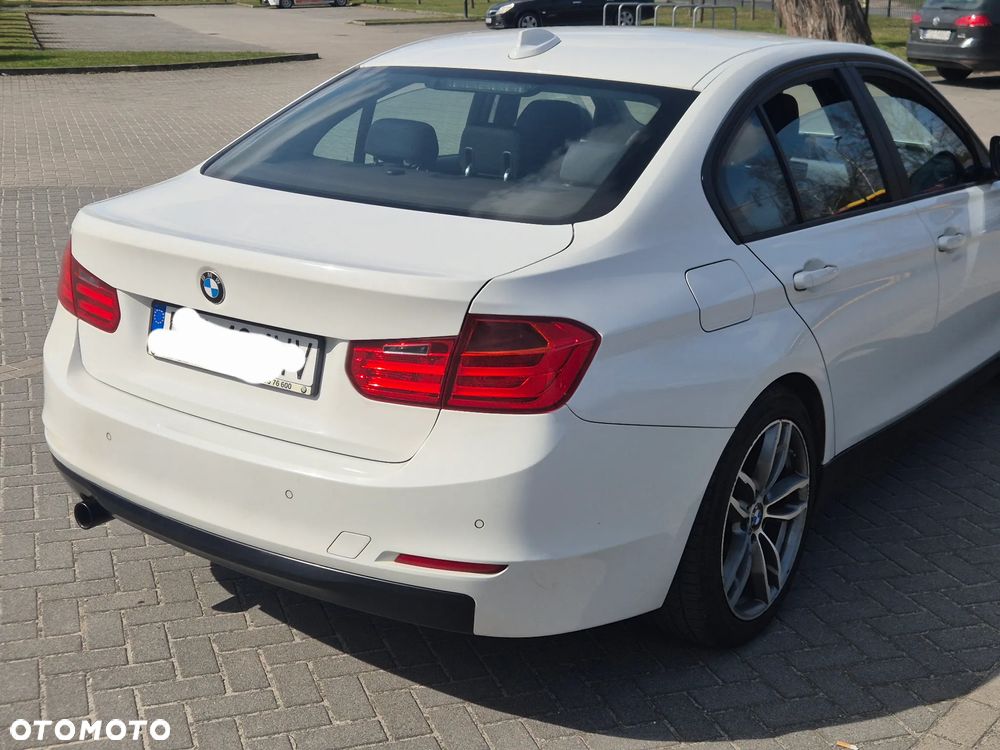 BMW Seria 3 316i - 9