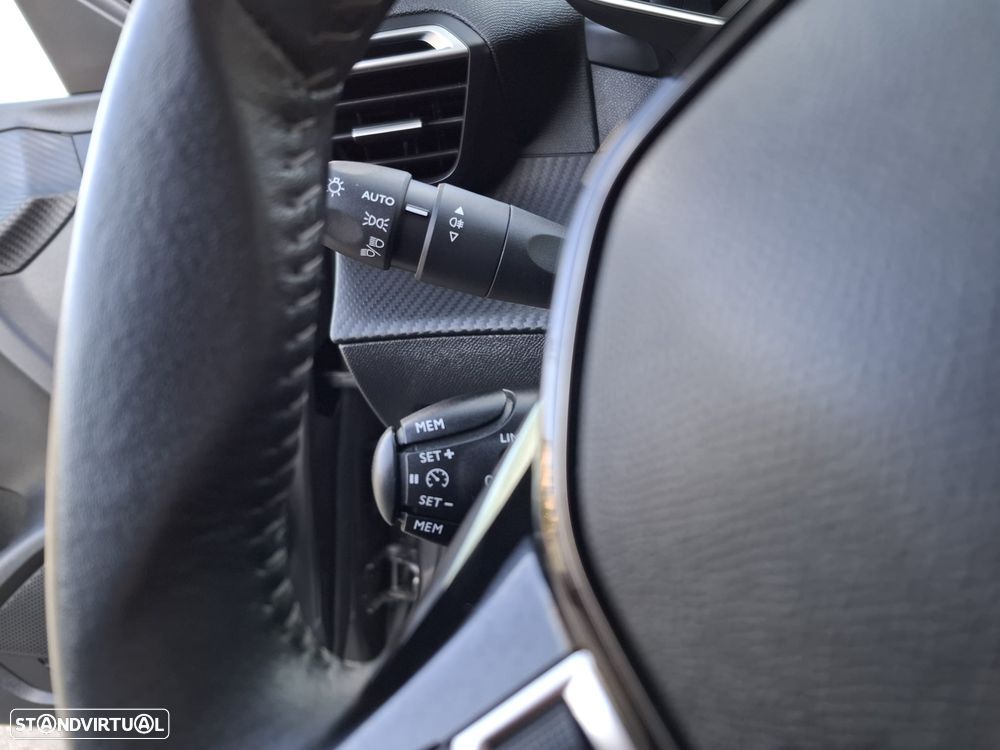 Peugeot 208 1.2 PureTech Allure Pack - 25